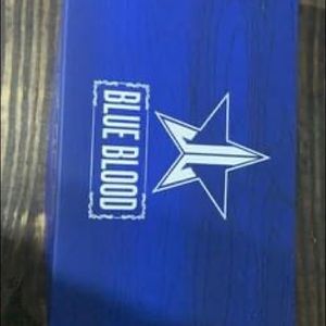 Jeffree Star blue blood palette